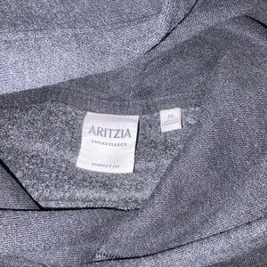 Grey/Black Aritzia Perfect Fit hoodie
Size medium but fits like a small!